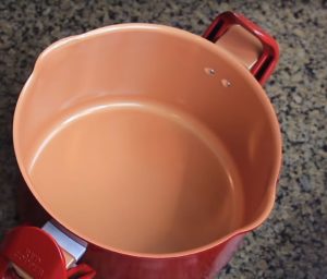 https://mykitcheninfo.com/wp-content/uploads/Red-Copper-Better-Pasta-Pot-surface-300x256.jpg